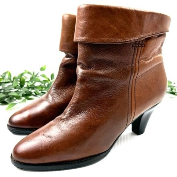 Frye Lisa Women's Foldover Short Boot Brown Leather Heeled Booties 7.5 - Picture 3 of 14